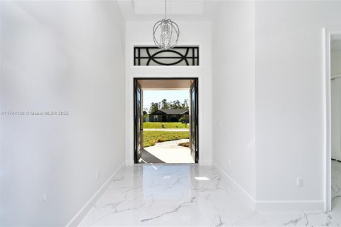 House in Fort Myers, Florida 4 bedrooms, 185.06 sq.m. № 1727691 - photo 11