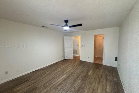 Villa ou maison à louer à Fort Lauderdale, Floride: 3 chambres, 167.22 m2 № 2087788 - photo 8