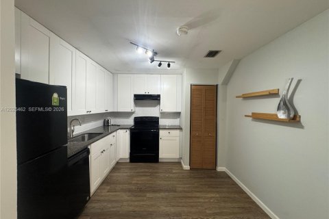 Villa ou maison à louer à Fort Lauderdale, Floride: 3 chambres, 167.22 m2 № 2087788 - photo 5