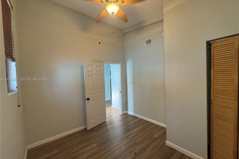 Villa ou maison à louer à Fort Lauderdale, Floride: 3 chambres, 167.22 m2 № 2087788 - photo 12