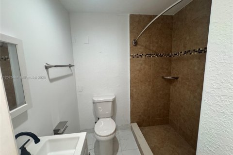 Villa ou maison à louer à Fort Lauderdale, Floride: 3 chambres, 167.22 m2 № 2087788 - photo 9