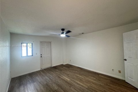 Villa ou maison à louer à Fort Lauderdale, Floride: 3 chambres, 167.22 m2 № 2087788 - photo 7