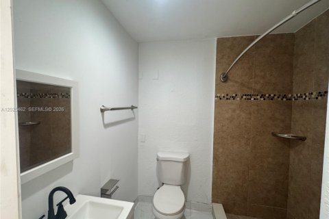 Villa ou maison à louer à Fort Lauderdale, Floride: 3 chambres, 167.22 m2 № 2087788 - photo 10