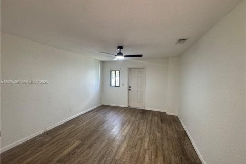 Villa ou maison à louer à Fort Lauderdale, Floride: 3 chambres, 167.22 m2 № 2087788 - photo 6