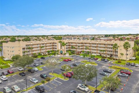 Condo in Tamarac, Florida, 2 bedrooms  № 1965494 - photo 30