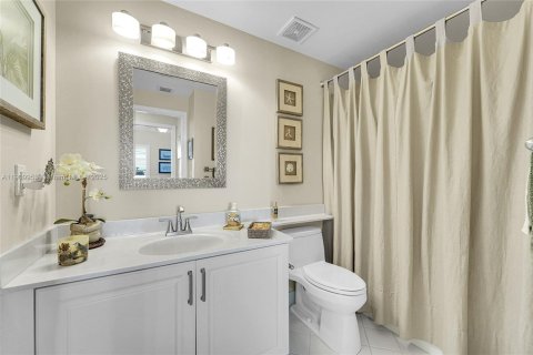 Condo in Tamarac, Florida, 2 bedrooms  № 1965494 - photo 14