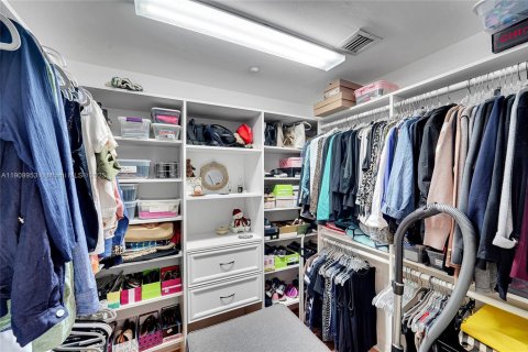 Condo in Tamarac, Florida, 2 bedrooms  № 1965494 - photo 23