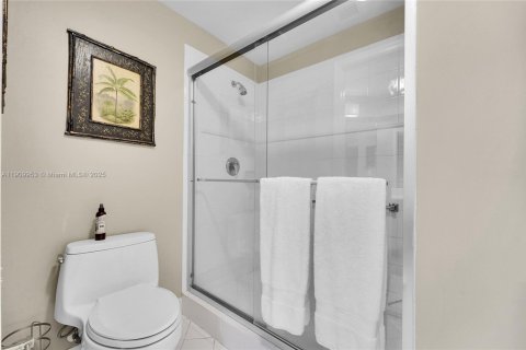 Condo in Tamarac, Florida, 2 bedrooms  № 1965494 - photo 25