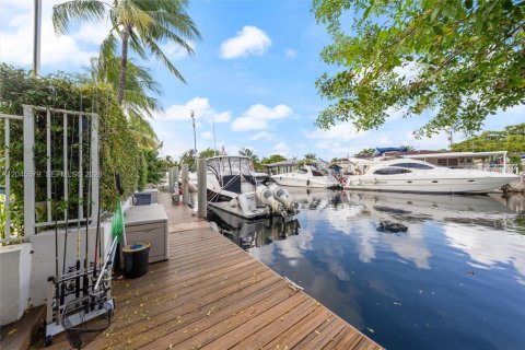 Casa en venta en North Miami, Florida, 4 dormitorios, 228.54 m2 № 2172602 - foto 26