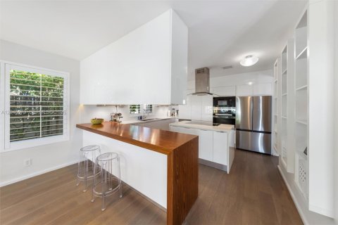 Casa en venta en North Miami, Florida, 4 dormitorios, 228.54 m2 № 2172602 - foto 7