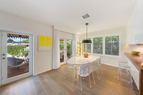 Casa en venta en North Miami, Florida, 4 dormitorios, 228.54 m2 № 2172602 - foto 10