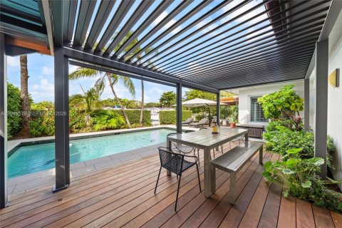 Casa en venta en North Miami, Florida, 4 dormitorios, 228.54 m2 № 2172602 - foto 24
