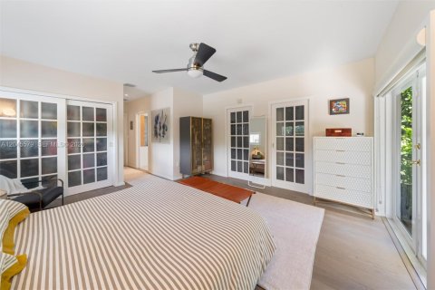 Casa en venta en North Miami, Florida, 4 dormitorios, 228.54 m2 № 2172602 - foto 13