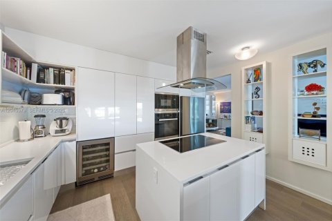 Casa en venta en North Miami, Florida, 4 dormitorios, 228.54 m2 № 2172602 - foto 9