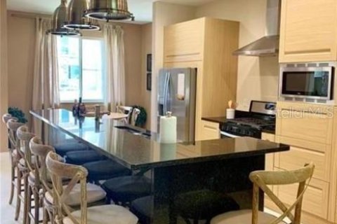Adosado en venta en Kissimmee, Florida, 4 dormitorios, 222.59 m2 № 2092133 - foto 5