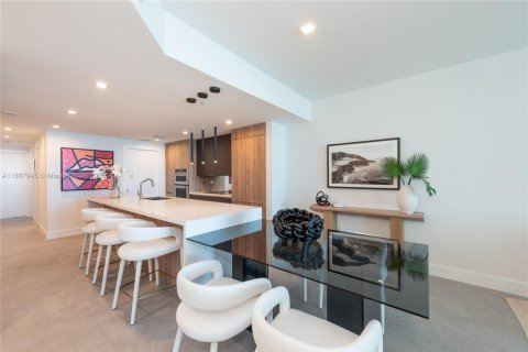 Купить кондоминиум в Майами-Бич, Флорида 3 спальни, 140м2, № 1938599 - фото 10