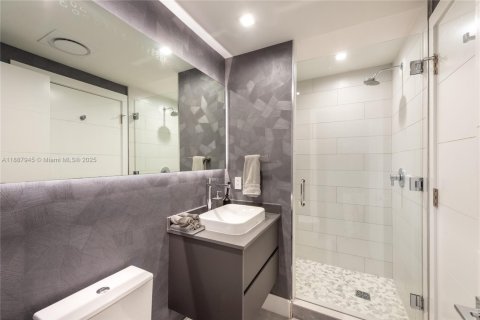 Купить кондоминиум в Майами-Бич, Флорида 3 спальни, 140м2, № 1938599 - фото 23