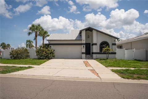 Casa en venta en Apollo Beach, Florida, 3 dormitorios, 148.83 m2 № 1884567 - foto 1