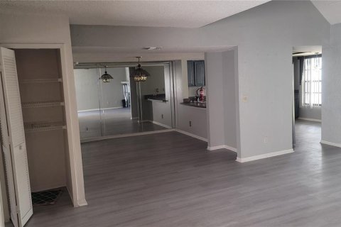 Condo à Tampa, Floride, 3 chambres  № 2358826