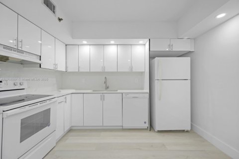 Copropriété à vendre à Hollywood, Floride: 2 chambres, 106.84 m2 № 1965322 - photo 4