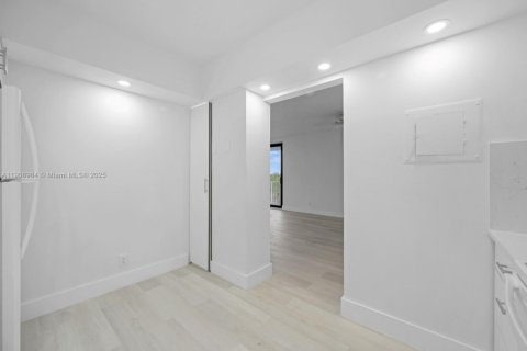 Copropriété à vendre à Hollywood, Floride: 2 chambres, 106.84 m2 № 1965322 - photo 6