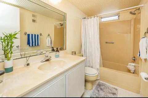 Condo in Boynton Beach, Florida, 2 bedrooms  № 2179640 - photo 6