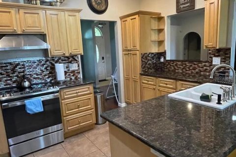 Casa en venta en Lakeland, Florida, 4 dormitorios, 219.81 m2 № 2202536 - foto 7