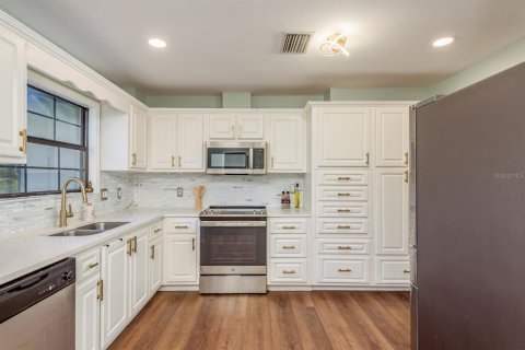 Villa ou maison à vendre à Leesburg, Floride: 5 chambres, 310.94 m2 № 2098427 - photo 16