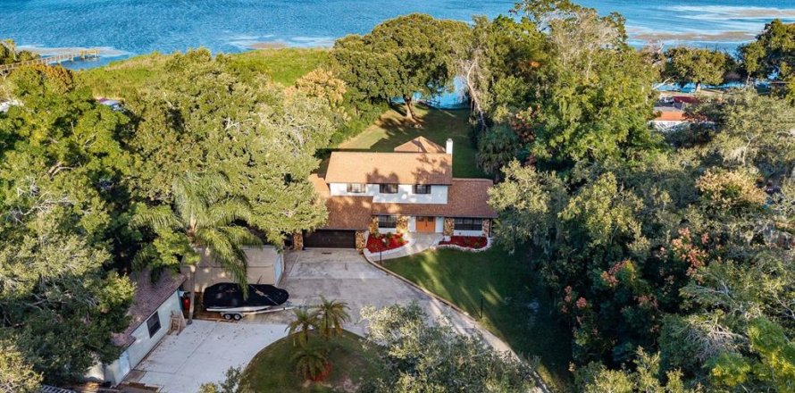 Villa ou maison à Leesburg, Floride 5 chambres, 310.94 m2 № 2098427