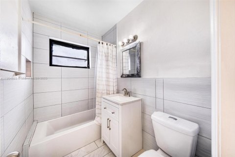 Casa en venta en Miami, Florida, 3 dormitorios, 93.65 m2 № 1963989 - foto 9