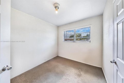 Casa en venta en Miami, Florida, 3 dormitorios, 93.65 m2 № 1963989 - foto 8