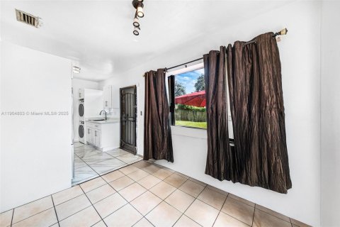 Casa en venta en Miami, Florida, 3 dormitorios, 93.65 m2 № 1963989 - foto 6