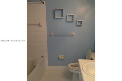 Townhouse in Deerfield Beach, Florida 3 bedrooms, 128.76 sq.m. № 2065589 - photo 7