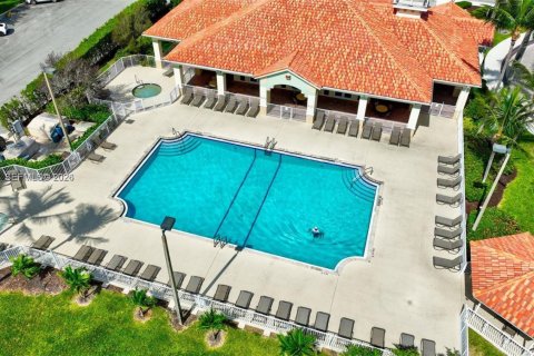 Townhouse in Deerfield Beach, Florida 3 bedrooms, 128.76 sq.m. № 2065589 - photo 12