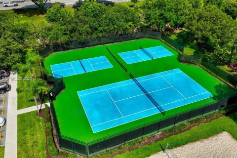 Townhouse in Deerfield Beach, Florida 3 bedrooms, 128.76 sq.m. № 2065589 - photo 15