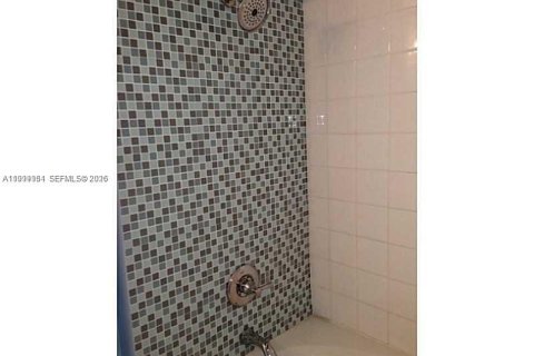 Townhouse in Deerfield Beach, Florida 3 bedrooms, 128.76 sq.m. № 2065589 - photo 5