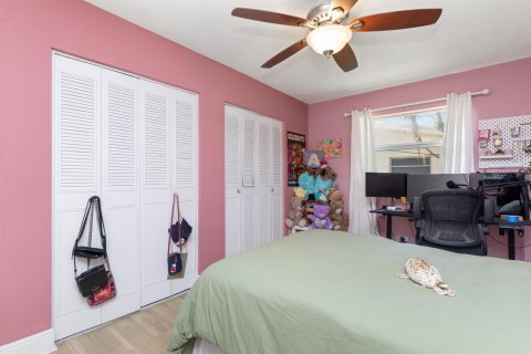 House in Plantation, Florida 4 bedrooms, 215.72 sq.m. № 2249717 - photo 29