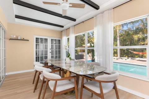 House in Plantation, Florida 4 bedrooms, 215.72 sq.m. № 2249717 - photo 21