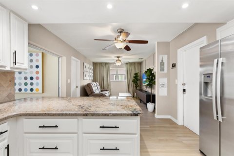 House in Plantation, Florida 4 bedrooms, 215.72 sq.m. № 2249717 - photo 16