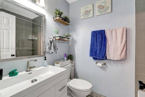 House in Plantation, Florida 3 bedrooms, 138.8 sq.m. № 1692618 - photo 29