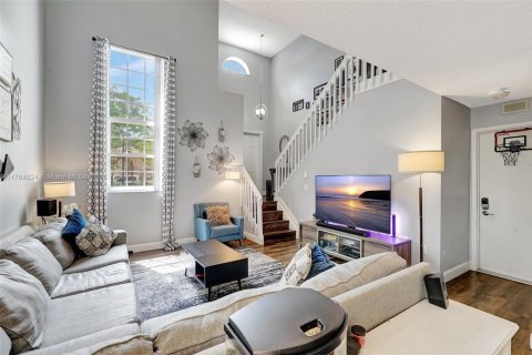 House in Plantation, Florida 3 bedrooms, 138.8 sq.m. № 1692618 - photo 8