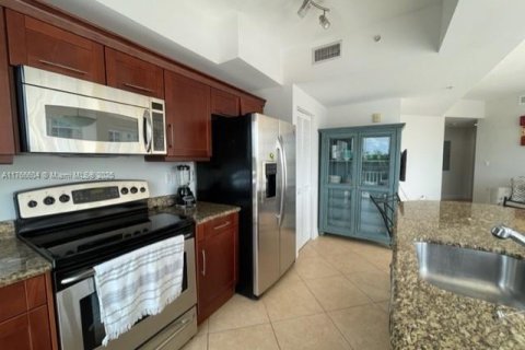 Condo in Miami, Florida, 2 bedrooms  № 1867999 - photo 3
