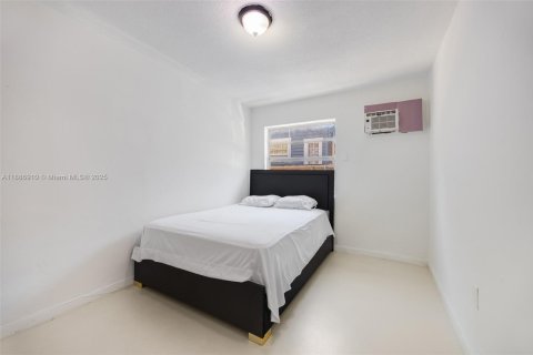 Terreno en venta en Miami, Florida № 1933087 - foto 19