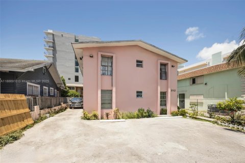 Terreno en venta en Miami, Florida № 1933087 - foto 9