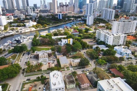 Terreno en venta en Miami, Florida № 1933087 - foto 3