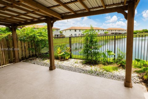 Adosado en venta en Homestead, Florida, 3 dormitorios, 152.73 m2 № 2320454 - foto 12