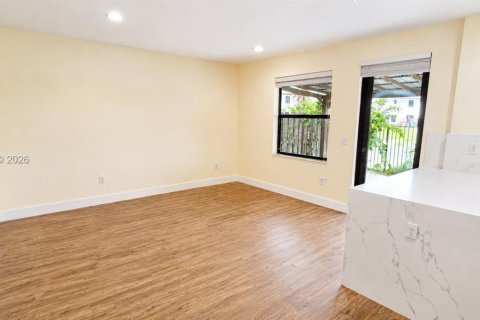 Adosado en venta en Homestead, Florida, 3 dormitorios, 152.73 m2 № 2320454 - foto 10