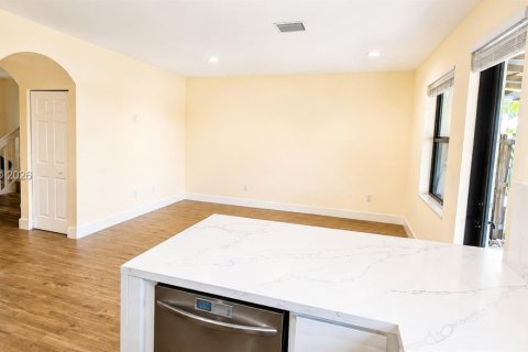 Adosado en venta en Homestead, Florida, 3 dormitorios, 152.73 m2 № 2320454 - foto 9