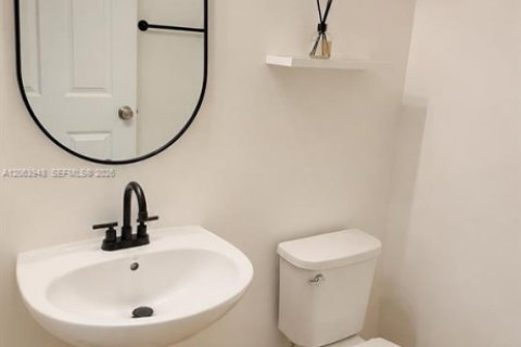Adosado en venta en Homestead, Florida, 3 dormitorios, 152.73 m2 № 2320454 - foto 14