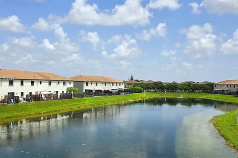 Adosado en venta en Homestead, Florida, 3 dormitorios, 152.73 m2 № 2320454 - foto 18